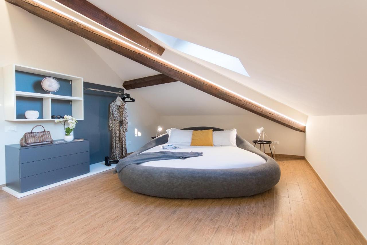 Aqualago Casa Vacanze Suite ヴェルバーニア エクステリア 写真