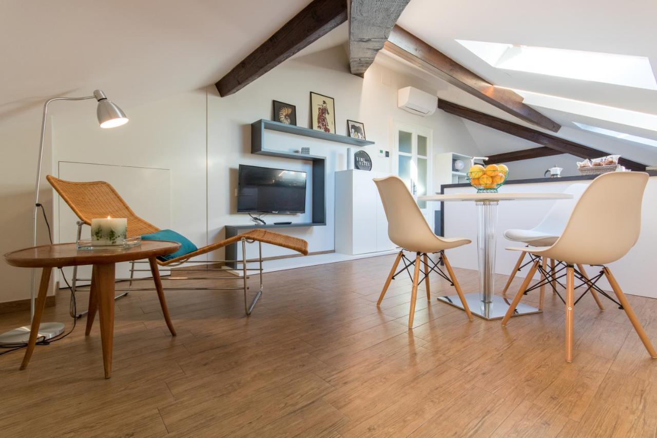 Aqualago Casa Vacanze Suite ヴェルバーニア エクステリア 写真